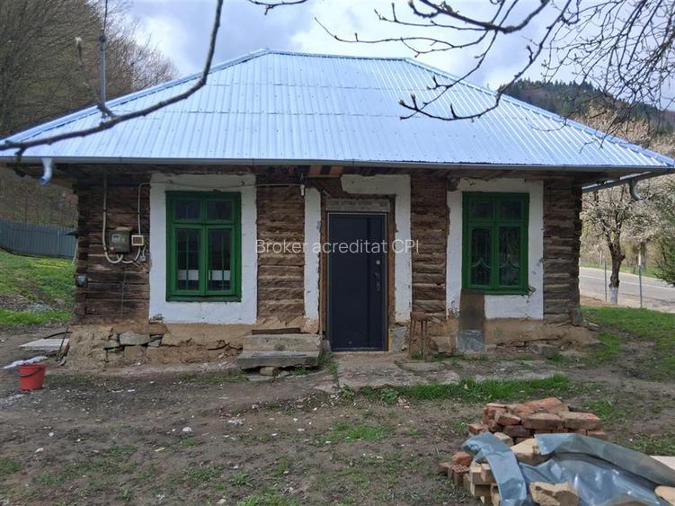 Casa din lemn si teren intravilan, Izvorul Muntelui, Neamt - 3