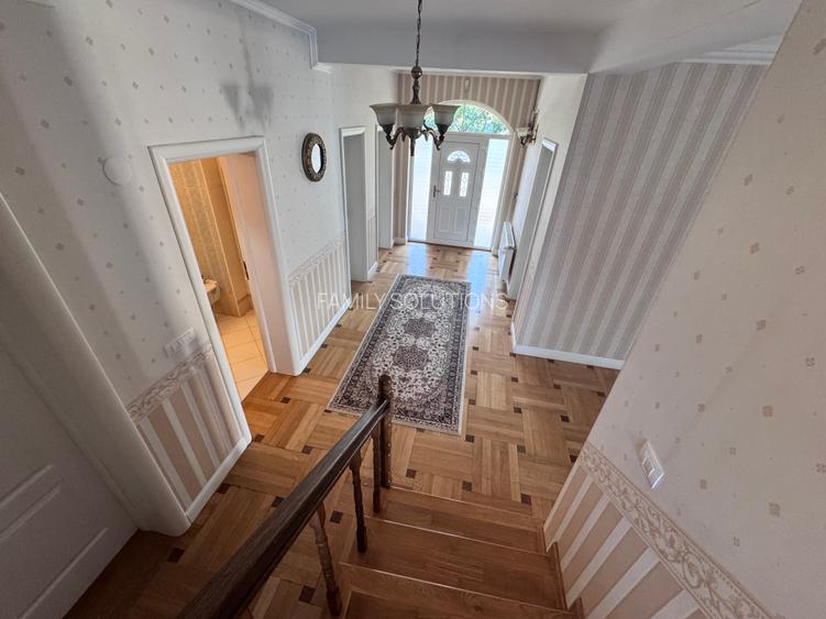 Casa deosebita sector 4 P+1+M. 6 cam.Util 418mp. Teren 1638mp - 25