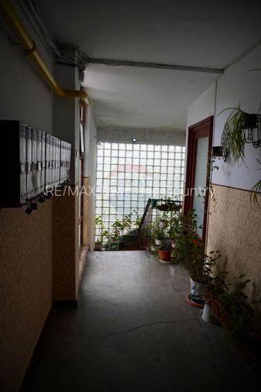 Apartament cu 3 camere de vânzare Str. 1 Mai - 12