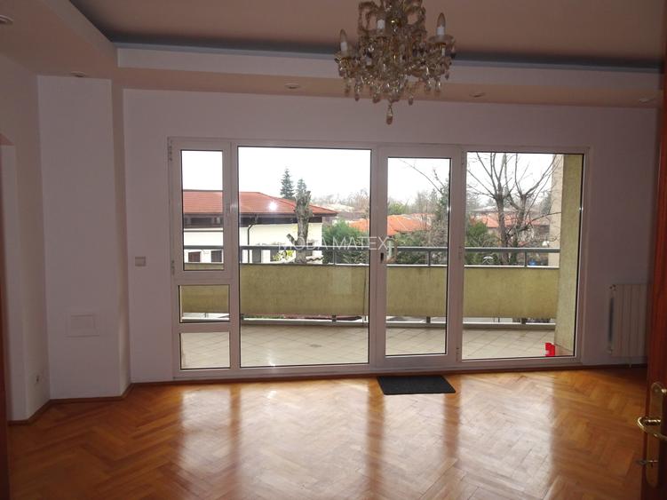 Bloc tip boutique, constr. 2000, parcare subterana si 2 intrari - 23