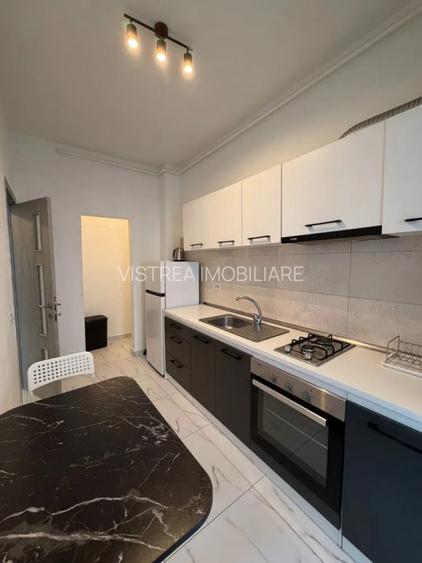 Garsoniera decomandata str. Weiner Palada // Loc de parcare propriu  - 4