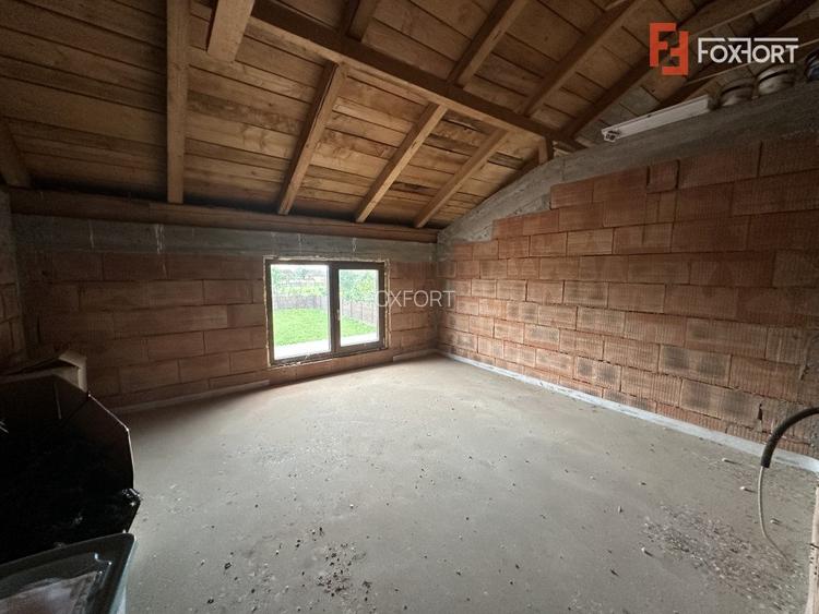 Casa individuala cu 12 camere, 400 mp utili - Bucovat - 24