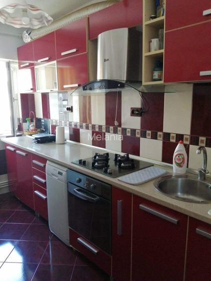 Apartment 3 camere decomandat, mobilat, doua balcoane, centrala gaze. Negociabil - 8