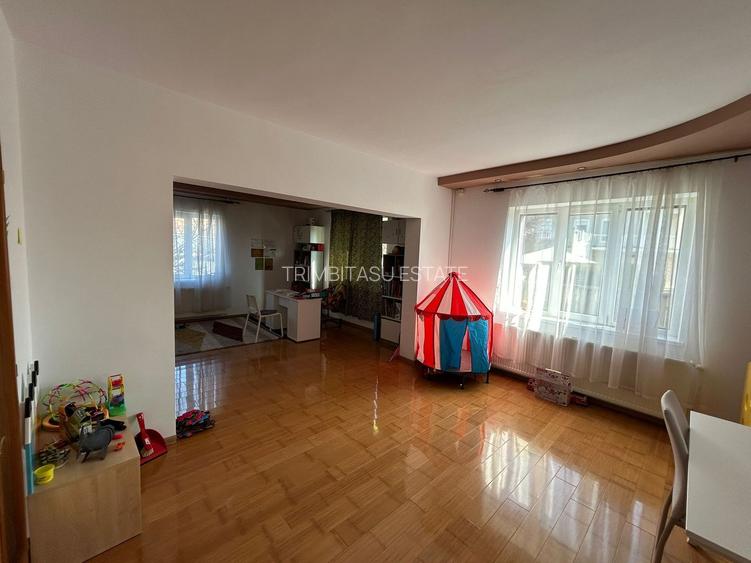 Casa individuala de inchiriat | 300 mp utili - 1000 teren - 5