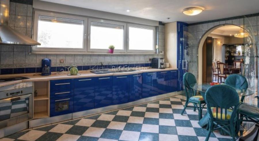 Vanzare vila cu piscina | Damaroaia - Straulesti | teren 2000 mp | deschidere la - 11