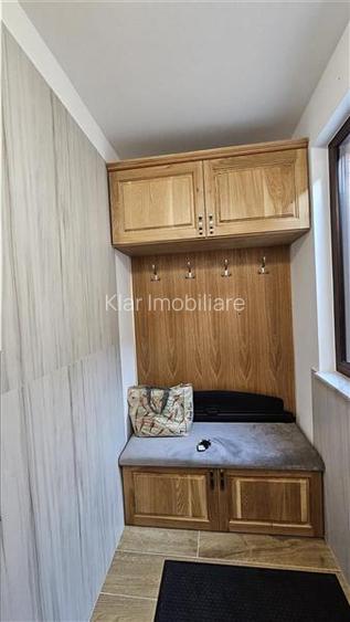 Casa renovata 200mp pe 2 niveluri,parcare, curte cu foisor,Centru, zona str. Par - 25