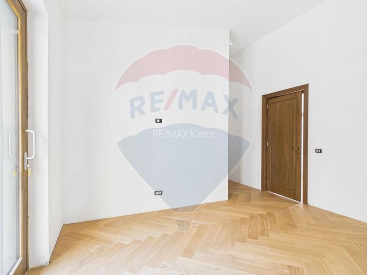 Penthouse 4 camere, vedere spectaculoasa catre inima padurii - Sinaia - 9