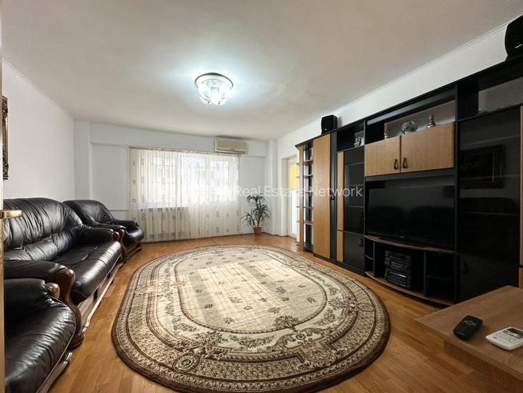 3 camere | 2 bai | Etaj 4 | Pasajul Mărășești | Unirii | 9 min Metrou - 3