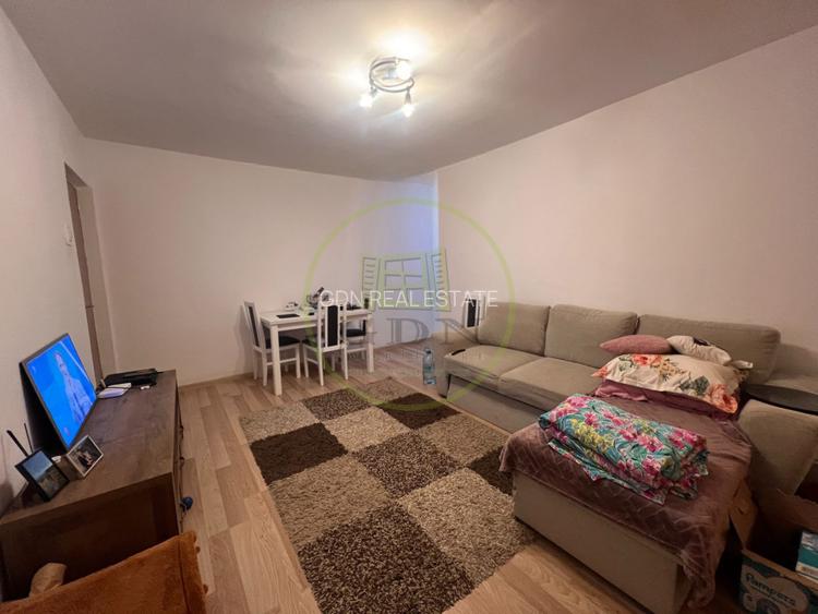 Apartament 3 camere, semidecomandat, cartier Craiovita Nouă, zona Orizont - 2