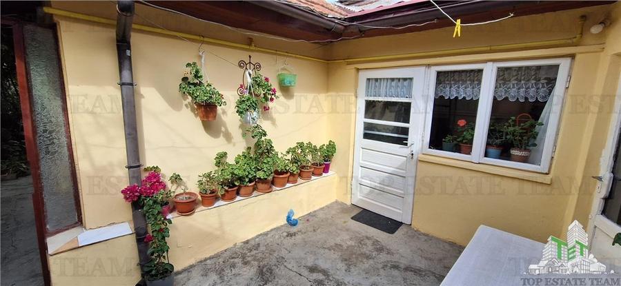 Casa rustica cu curte, 3 camere, zona Tabacarie, Constanta