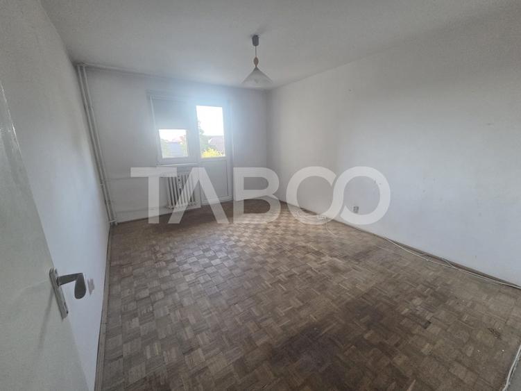 Apartament decomandat 2 camere 40 mpu etaj 2 zona 13 Decembrie