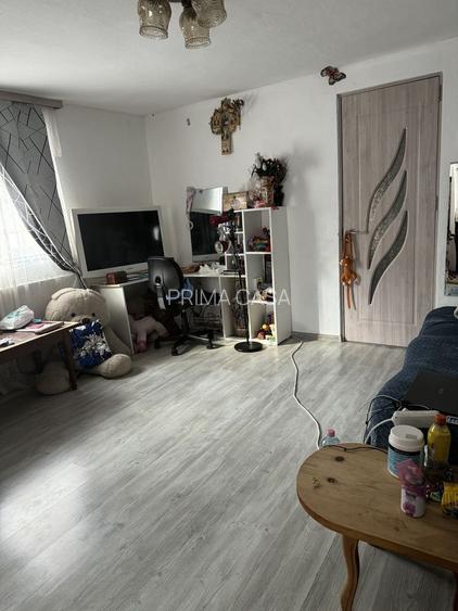 Casa cu 5 camere in zona D. Filipescu Posta teren 400mp Pret: 110.000 neg. - 6
