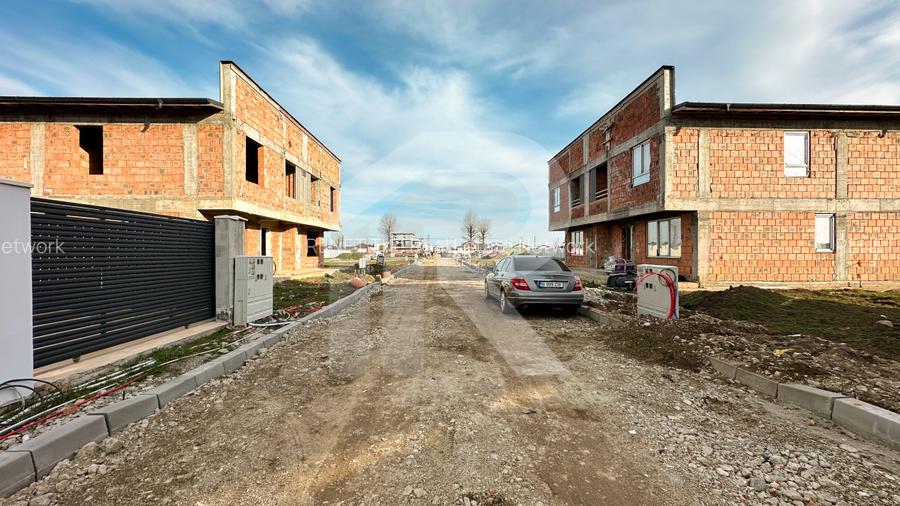 Casă cu 4 camere, TOATE utilitățile, Mamina-Vidra, COMISION 0 - 19