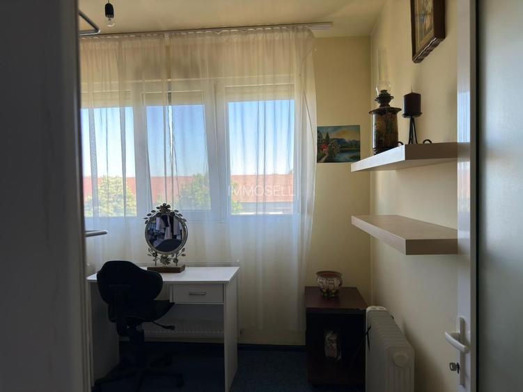 Ap 3 camere, decomandat,etaj 5 – zona Piața Rogerius.Pret 112.000 euro - 8