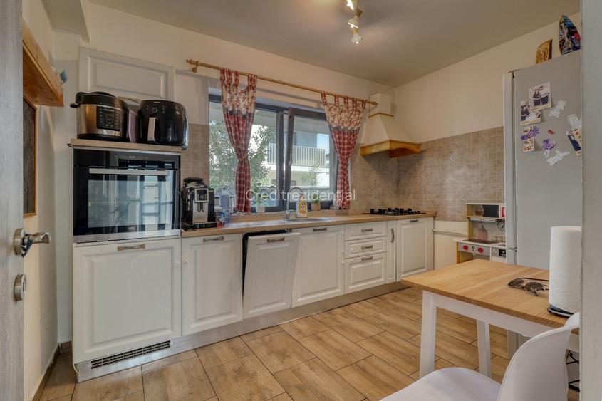 Tunari- Vilă individuală -4 camere si gradina- - 30