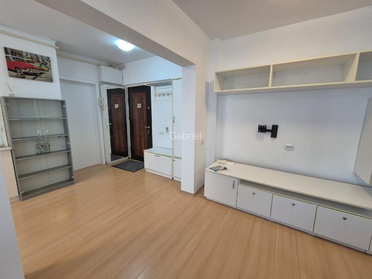 Închiriez apartament 3 camere  - 8