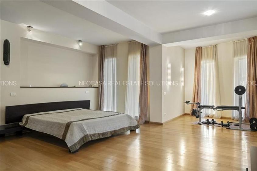 Vila de lux in apropiere de Cambridge School | Curte superba - 22