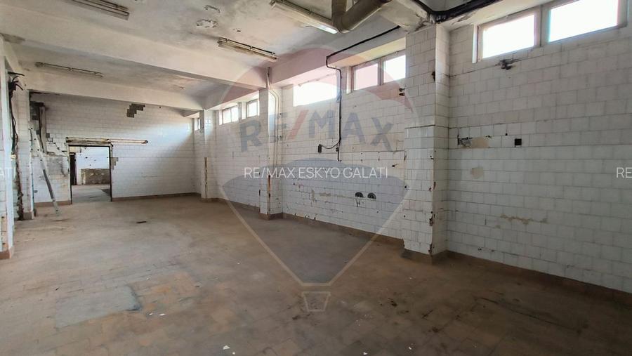 Clădire/Spațiu comercial central de vânzare  în Galați - 2