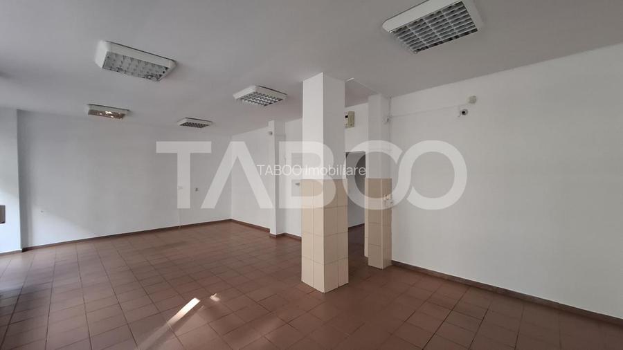 Spatiu comercial cu vitrina 8m si vad pietonal 120 mpu Valea Aurie - 4