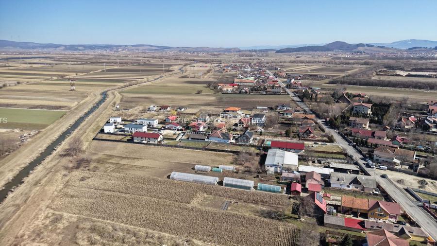 Teren intravilan cu hala construita - 23