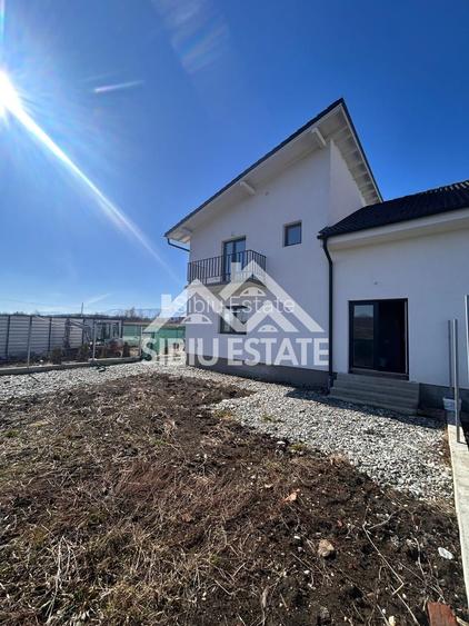 Casa duplex de vanzare 4 camere, 2 bai-s.u. 142 mp. PRET AVANTAJOS - 37