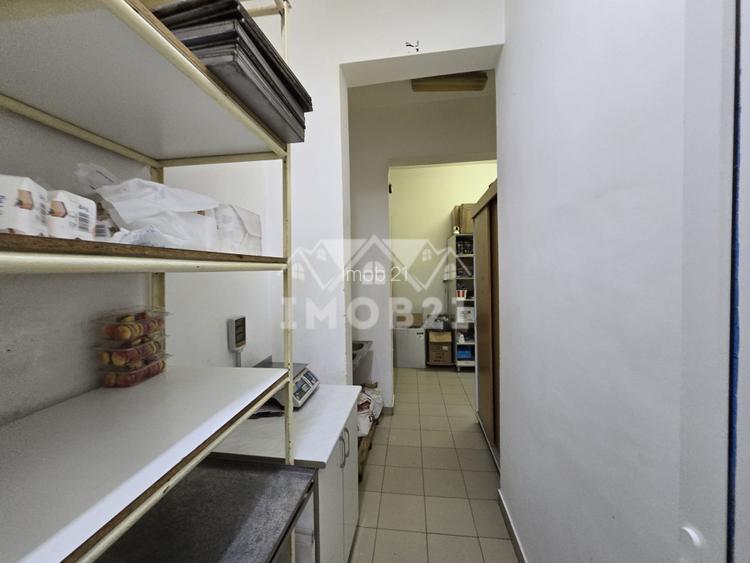 VANZARE SPATIU COMERCIAL PARTER  ZONA 9 MAI - 3