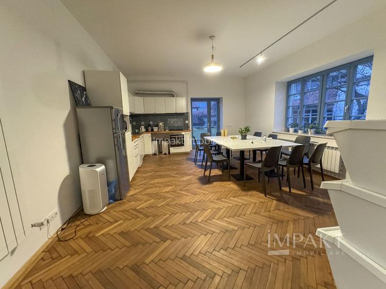 Vila impresionanta cu 12 incaperi in Andrei Muresanu - 8