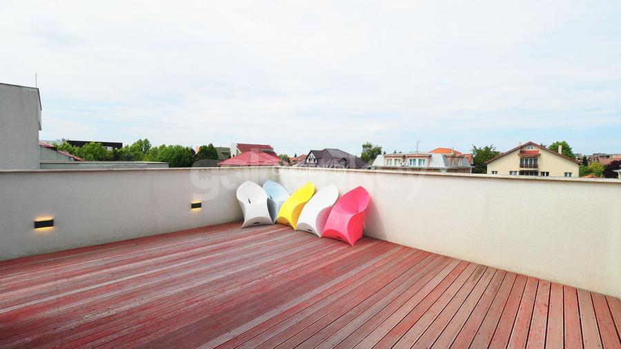 Vila minimalista pe o strada selecta si linistita - 24