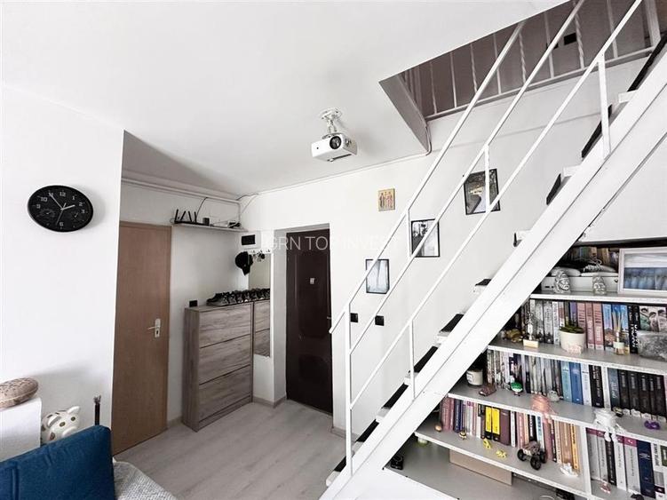 Apartament modern 3 camere la mansarda zona Milea - 4