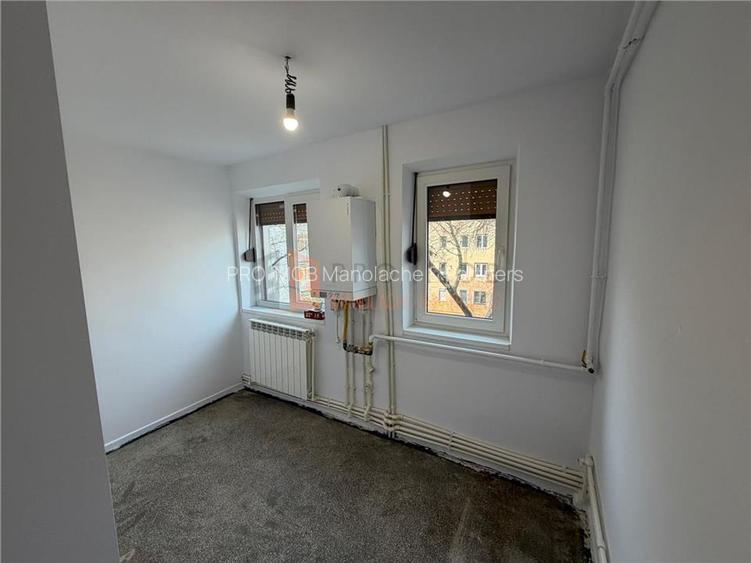 Apartament 3 camere cf 1 decomandat Zona Micro 14 - 11