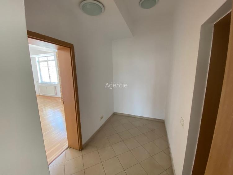 Bd. Unirii, apartament spatios - 3