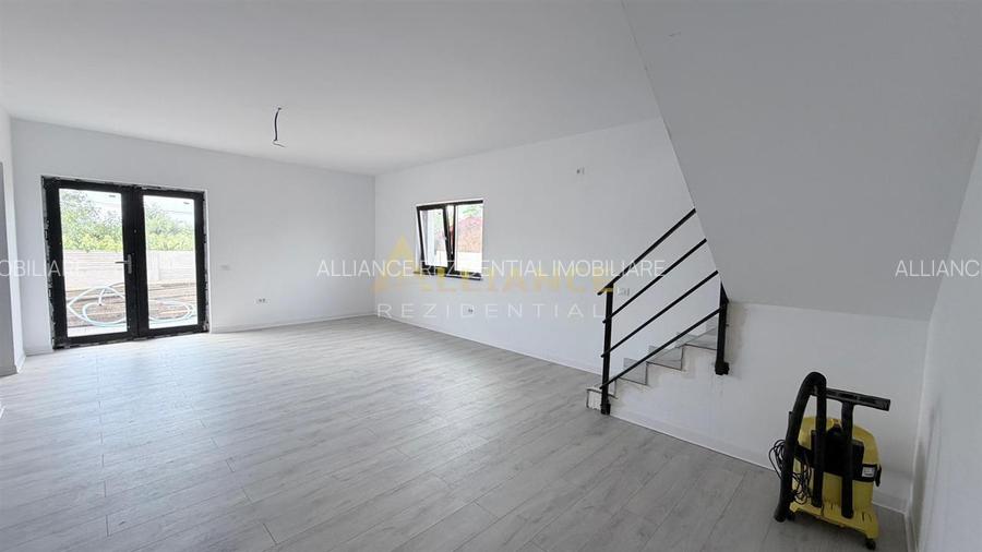 Casa Individuala - 4 camere - 2 bai - 400mp teren - 12