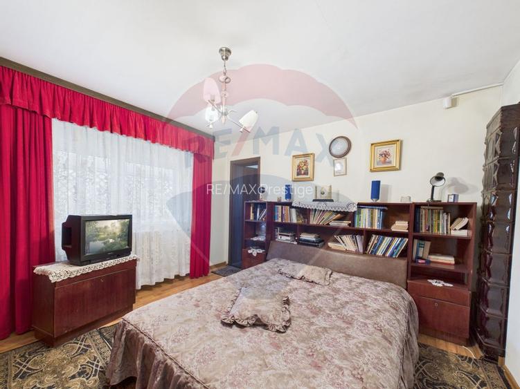 Casă / Vilă cu 5 camere de vânzare în orașul Negru Vodă, zona Central - 4