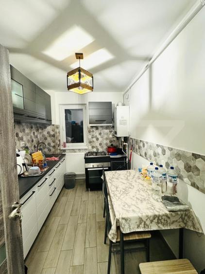 Apartament de vanzare, cu 2 camere, renovat complet, etaj 3 - 5