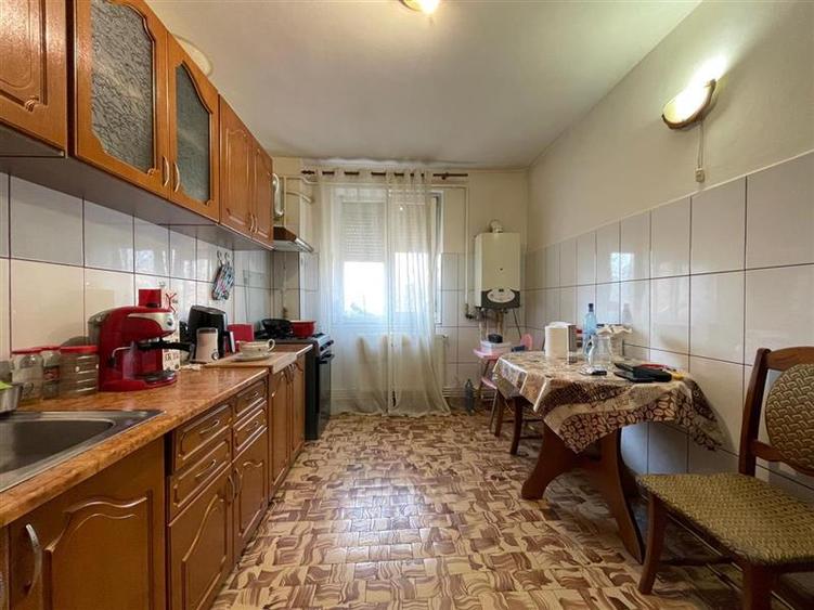 Apartament 3 camere de vanzare zona Spitalului- Tulcea