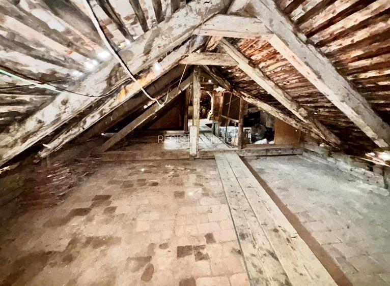 Apartament 6 Camere / Curte Privata | Centrul Istoric/ COMISION 0 - 32