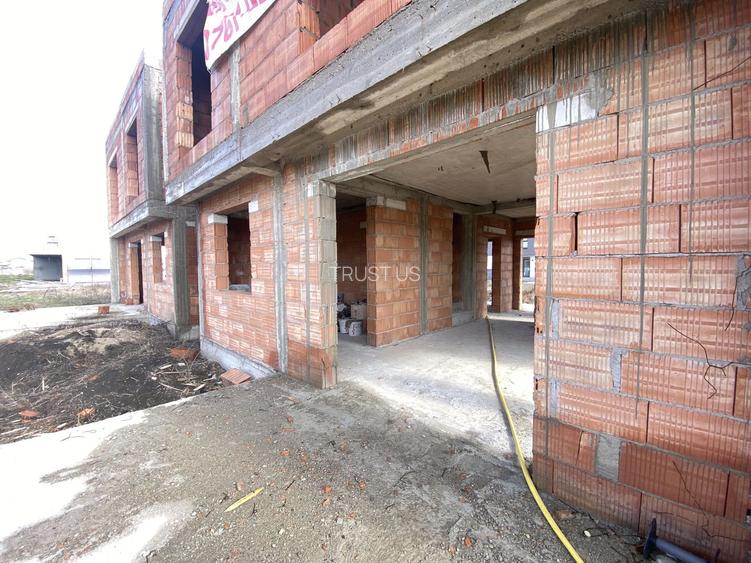 COMISION 0, CASĂ LA ROSU IN SACALAZ, 5 Camere, 107mp Utili, 300mp Teren - 12