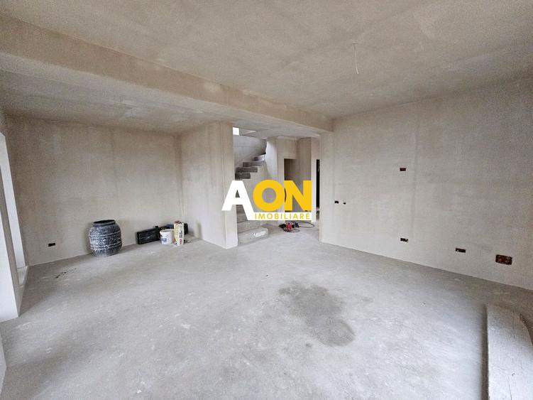 Casa semifinisata, 4 camere, 3 bai, 339 mp teren, zona Valea Popii