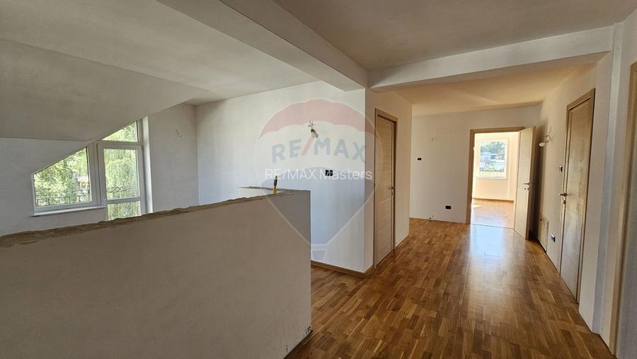 Casă / Vilă de lux cu 8 camere de vânzare in Obcini, Suceava - 60