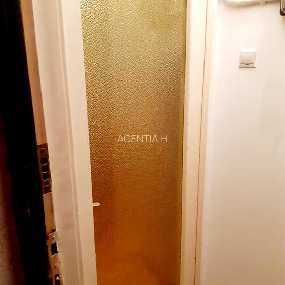 Garsoniera 16 mp Bd. Carol - Izvorul Rece bloc risc seismic 1 - 12