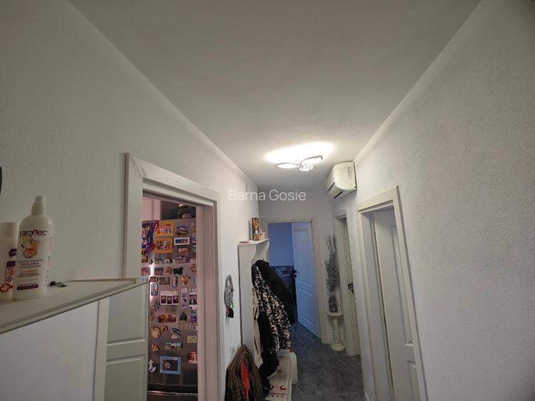 Privat vând apartament  - 7