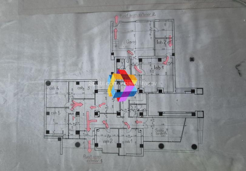 Spațiu comercial cu vad -  200 mp - 12