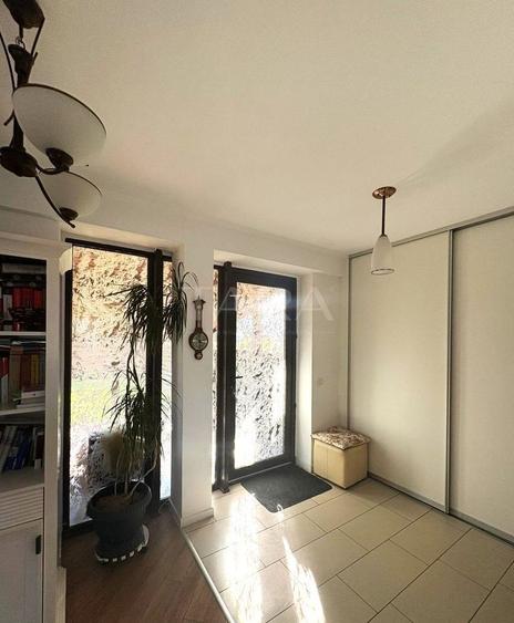 Casă modernă cu panoramă și spații generoase – zona Europa - 4