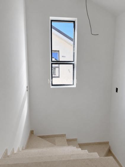 Eleganță și confort într-o locuință individuală P+1+M / Strada Dantelei - 11