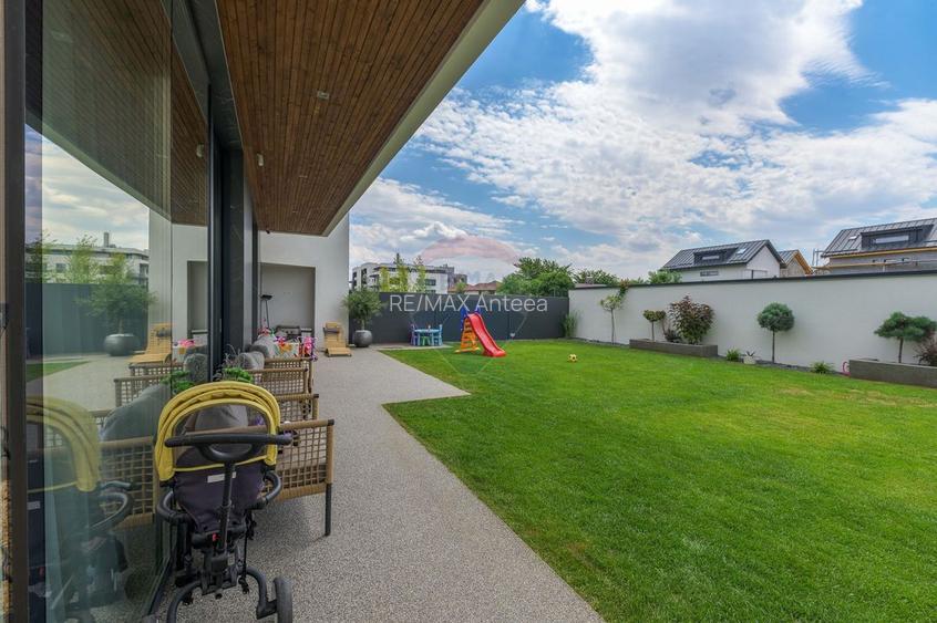 Arhitectură, tehnologie și lifestyle premium într-o vilă spectaculoasă - 46