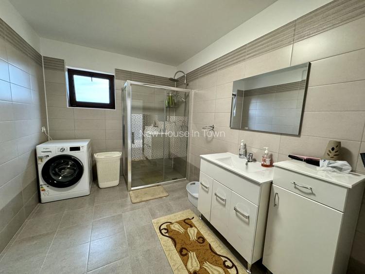 Casă Spațioasă de Vânzare în Ghimbav | Două Apartamente | Teren 579 mp - 22