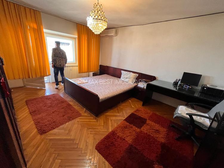 Piata Alba Iulia - vedere pe spate - Bloc Mixt - 2