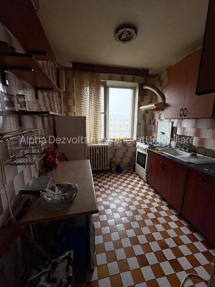 Titan, Auchan, str. Jean Steriadi - 8