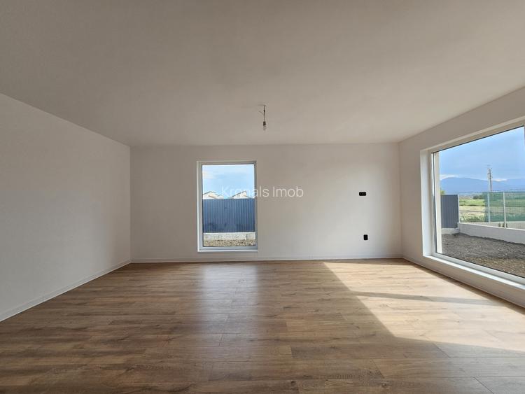 Casa individuala cu patru camere, Primaverii, Sanpetru - 2