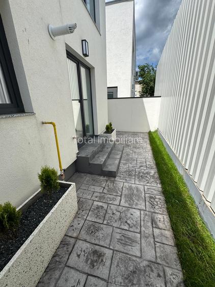 CASA INDIVIDUALA CUPLATA MOBILATA SI UTILATA STR. PALTINIS 52 - 41